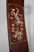 将图片加载到图库查看器,Importante Salle à Manger Asiatique en bois marqueté de nacre, milieu XXe