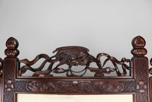 将图片加载到图库查看器,Paravent asiatique en bois sculpté et tapisseries brodées, vers 1900