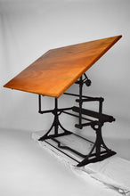 将图片加载到图库查看器,Table d'architecte industrielle ajustable en fonte, circa 1900