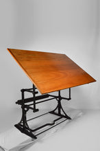 将图片加载到图库查看器,Table d'architecte industrielle ajustable en fonte, circa 1900