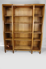 将图片加载到图库查看器,Armoire Art Déco par les Ateliers Gauthier-Poinsignon en noyer, circa 1920-1930