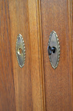 将图片加载到图库查看器,Armoire Art Nouveau en chêne sculpté, circa 1910