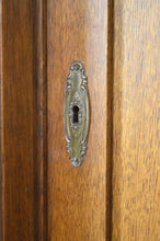 将图片加载到图库查看器,Armoire Art Nouveau en chêne massif sculpté, France, circa 1910