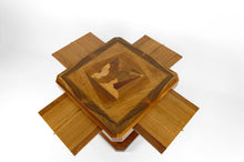 Charger l'image dans la galerie, Table de jeu Art Déco en bois marqueté, circa 1925