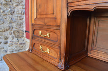 将图片加载到图库查看器,Buffet + Table Art Nouveau en noyer sculpté, circa 1900