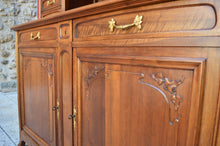 将图片加载到图库查看器,Buffet + Table Art Nouveau en noyer sculpté, circa 1900