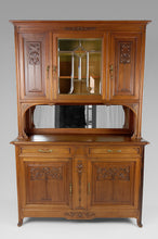 将图片加载到图库查看器,Buffet 2 corps Art Nouveau en noyer sculpté avec vitrail et miroir, circa 1910