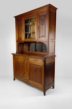 将图片加载到图库查看器,Buffet 2 corps Art Nouveau en noyer sculpté avec vitrail et miroir, circa 1910