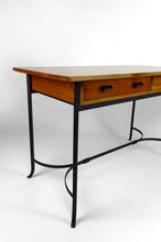 将图片加载到图库查看器,Bureau moderniste en merisier et fer forgé, circa 1980