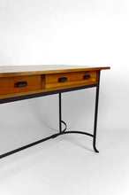 将图片加载到图库查看器,Bureau moderniste en merisier et fer forgé, circa 1980