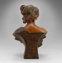 将图片加载到图库查看器,Buste de Judith en terre cuite par Ricardo Aurilli, circa 1900-1910