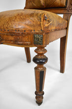 Загрузить изображение в средство просмотра галереи, Chaise d'apparat d'époque Napoléon III en noyer, cuir et marbre, circa 1860
