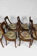 将图片加载到图库查看器,Lot de 8 chaises de salle à manger en acajou, style Restauration, XIXe.