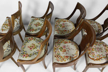 将图片加载到图库查看器,Lot de 8 chaises de salle à manger en acajou, style Restauration, XIXe.