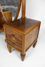 将图片加载到图库查看器,Coiffeuse psyché et pouf Art Déco par les Ateliers Gauthier-Poinsignon en noyer, circa 1920-1930