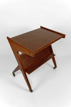 将图片加载到图库查看器,Desserte roulante en teck, Mid-century Modern, Italie, circa 1950