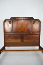 将图片加载到图库查看器,Chambre Art Nouveau en noyer sculpté à thème floral et loupe, 5 éléments