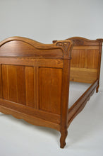 将图片加载到图库查看器,Chambre Art Nouveau avec lits jumeaux en chêne massif sculpté, 3 éléments