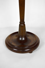 将图片加载到图库查看器,Lampadaire Art Deco en bois sculpté et opaline, France, circa 1925