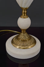 将图片加载到图库查看器,Lampe blanche style Néoclassique en Albatre et Bronze, Italie, circa 1950
