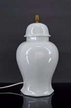 将图片加载到图库查看器,Lampe en porcelaine blanche par Pillivuyt, Japonisme, France, circa 1970