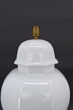 将图片加载到图库查看器,Lampe en porcelaine blanche par Pillivuyt, Japonisme, France, circa 1970