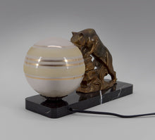 将图片加载到图库查看器,Lampe veilleuse Art Déco au félin, circa 1930