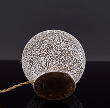 将图片加载到图库查看器,Lampe en céramique blanche et brune style Besnard, circa 1930