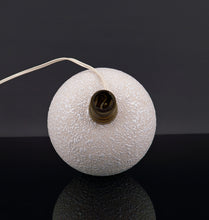 将图片加载到图库查看器,Lampe en céramique blanche style Besnard, circa 1930