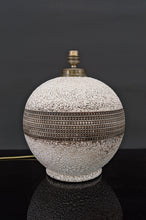 将图片加载到图库查看器,Lampe ronde en céramique style Besnard, circa 1930