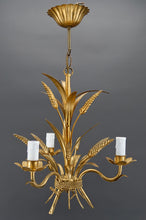 Load image into Gallery viewer, Suspension dorée aux épis de blé, circa 1960