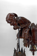 Load image into Gallery viewer, Lustre néo gothique sculpté aux bouffons et lanternes, France, circa 1900
