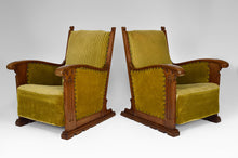将图片加载到图库查看器,Paire de fauteuils club gothiques en chêne sculpté, vers 1900