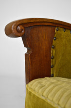 将图片加载到图库查看器,Paire de fauteuils club gothiques en chêne sculpté, vers 1900
