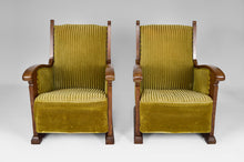 将图片加载到图库查看器,Paire de fauteuils club gothiques en chêne sculpté, vers 1900