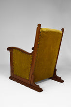 将图片加载到图库查看器,Paire de fauteuils club gothiques en chêne sculpté, vers 1900