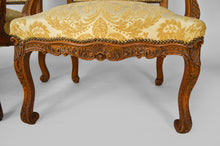 将图片加载到图库查看器,Paire de fauteuils style Louis XV en chêne sculpté