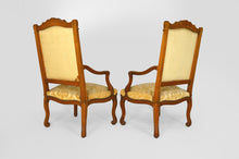 将图片加载到图库查看器,Paire de fauteuils style Louis XV en chêne sculpté