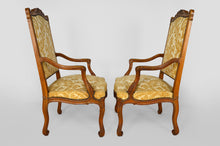 将图片加载到图库查看器,Paire de fauteuils style Louis XV en chêne sculpté