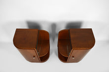 将图片加载到图库查看器,Paire de chevets Art Déco Moderniste en acajou, France, circa 1930