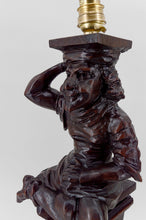 将图片加载到图库查看器,Paire de lampes néo-gothiques en bois sculpté "aux bouffons", France, XIXe