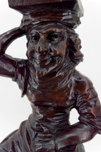 将图片加载到图库查看器,Paire de lampes néo-gothiques en bois sculpté "aux bouffons", France, XIXe