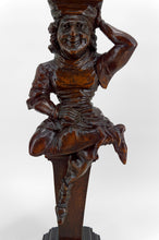 将图片加载到图库查看器,Paire de lampes néo-gothiques en bois sculpté "aux bouffons", France, XIXe