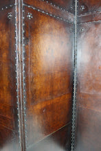 将图片加载到图库查看器,Paravent ancien en cuir patiné, vers 1900