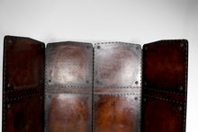 将图片加载到图库查看器,Paravent ancien en cuir patiné, vers 1900