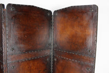 将图片加载到图库查看器,Paravent ancien en cuir patiné, vers 1900