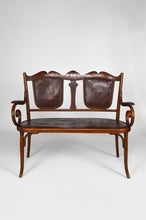 将图片加载到图库查看器,Salon Art Nouveau Fischel en bois courbé et cuir, vers 1910