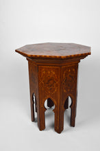 将图片加载到图库查看器,Table à thé Mauresque marquetée, Maroc, circa 1900