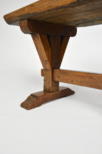 Charger l'image dans la galerie, Table basse / petit banc rustique type monastère en chêne