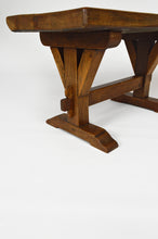 Charger l'image dans la galerie, Table basse / petit banc rustique type monastère en chêne